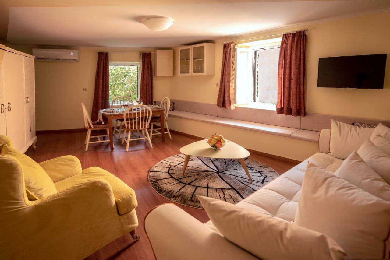 Venetian Well Cozy Apartment Corfu Old Town Exteriör bild